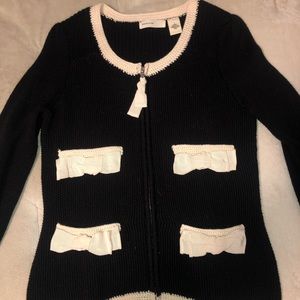 Black and white cardigan with zipper